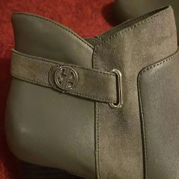 Giani Bernini Booties - Picture 2 of 6